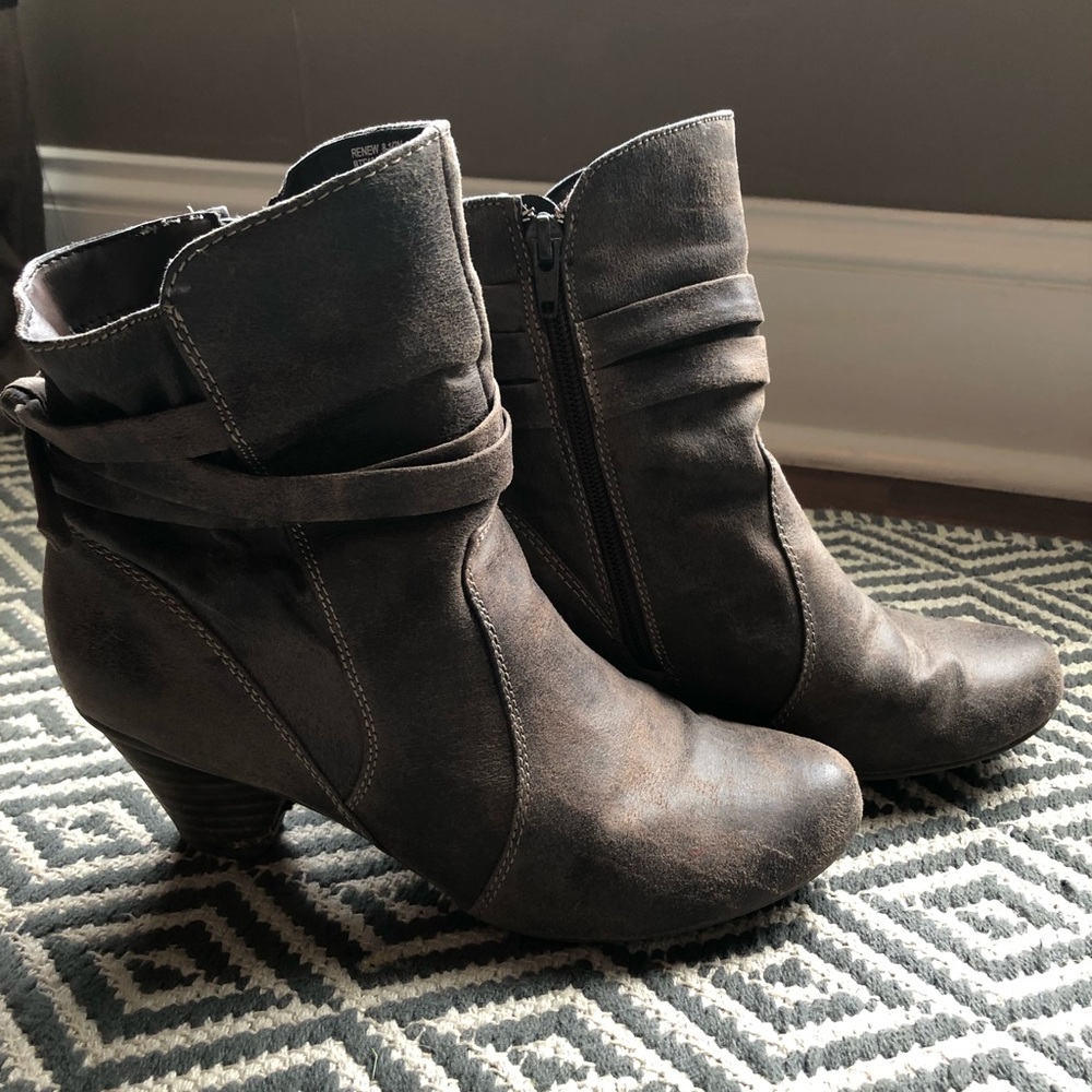BareTraps Ankle Booties
